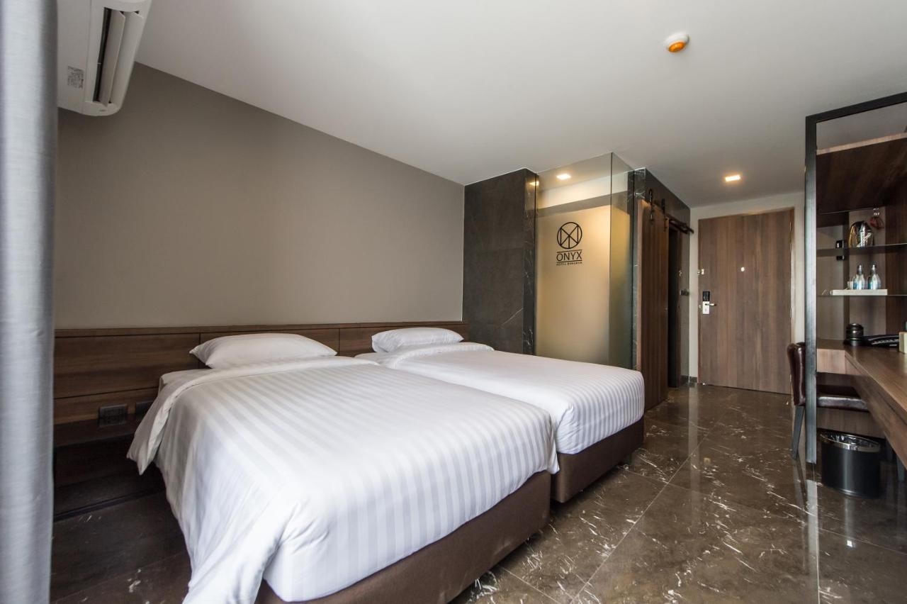Onix Hotel Bangkok Exterior foto